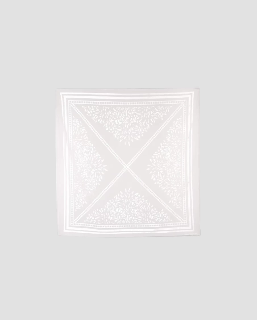 Anne Fontaine Ivette Elegant Women's Scarf - Luxurious Fashion Accessory for Stylish Outfits