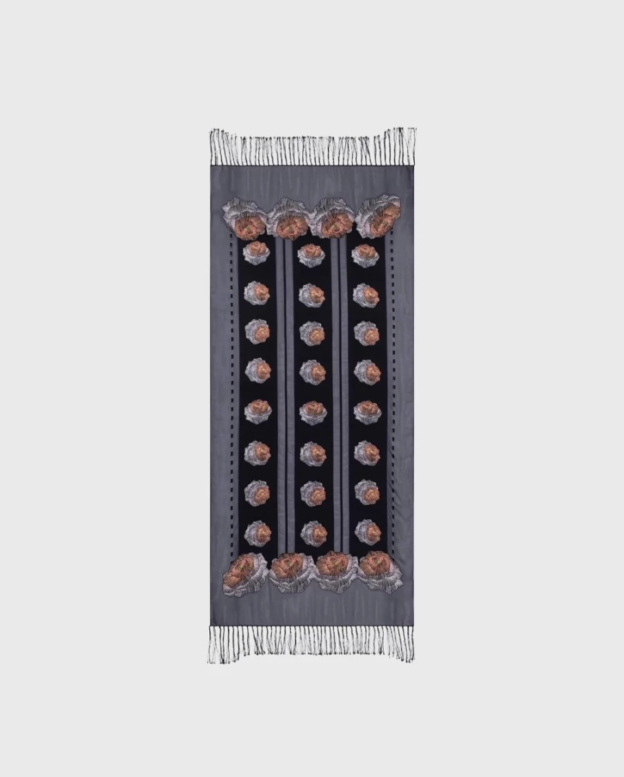 Anne Fontaine Luxury Scarf – Elegant & Soft Fashion Accessory for Women