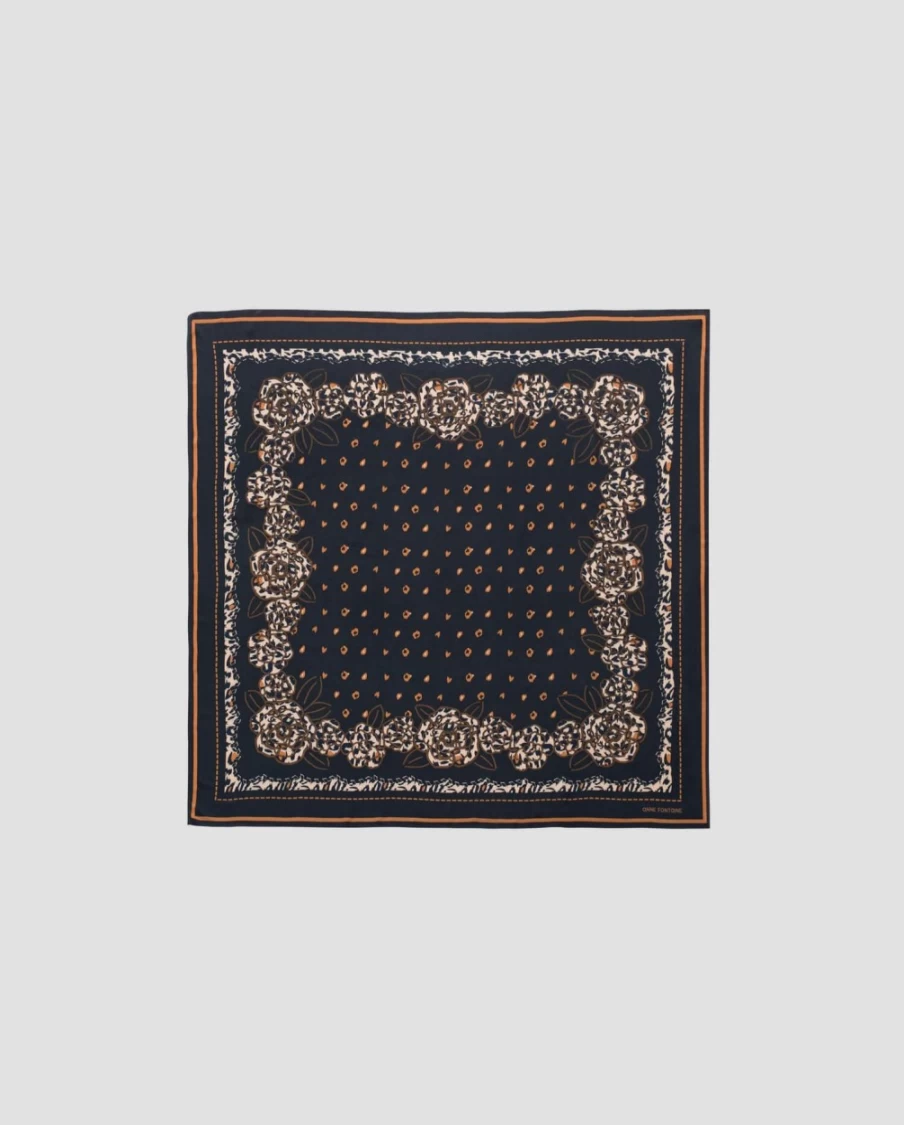 Anne Fontaine Luxury Cashmere Leo Scarf - Elegant Winter Accessory for Men & Women